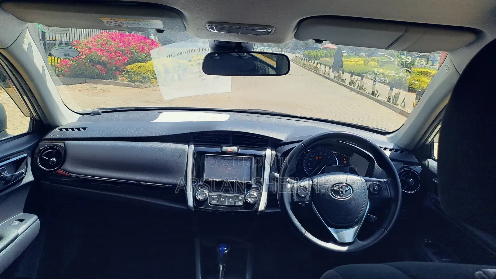 Toyota Corolla Fielder 2018 Silver