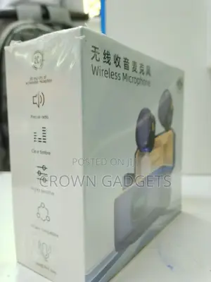 Q8 Dual Wireless Microphone With Led Charging Case