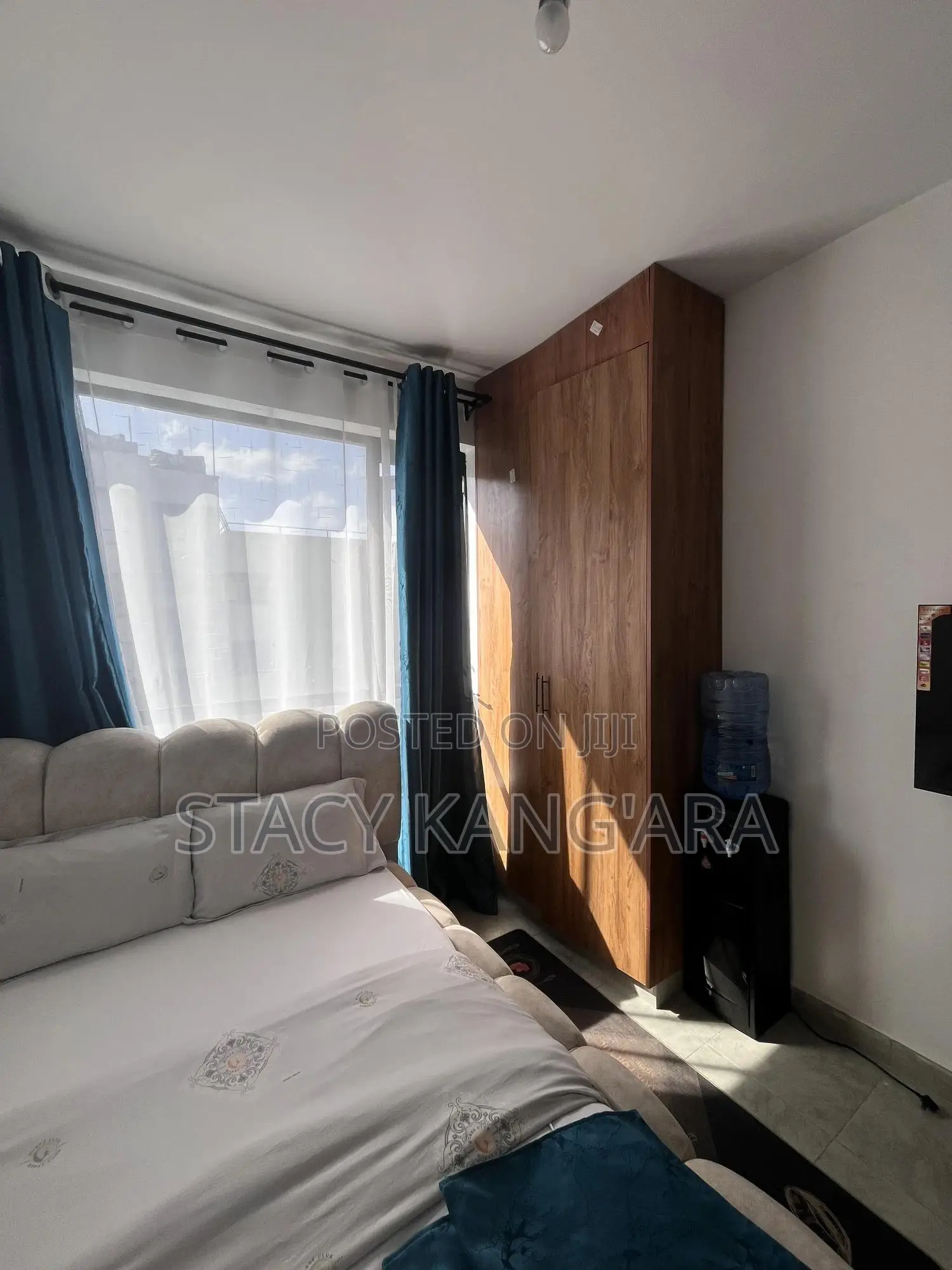 Modern Studio B B