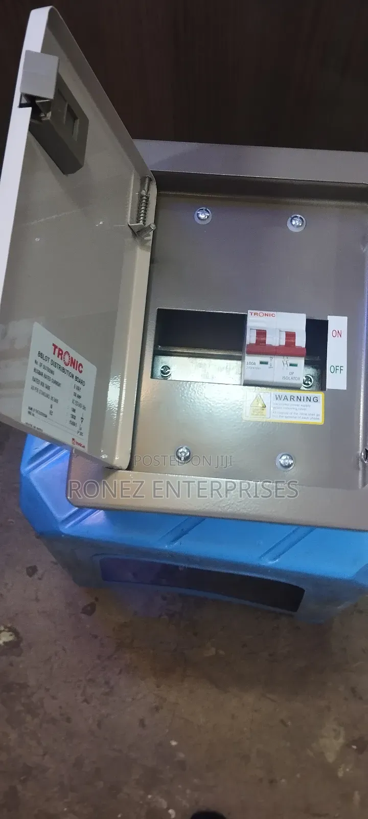 Consumer Unit 4 Way Tronic