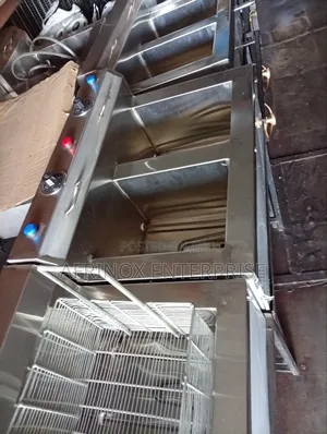 Double Deep Fryer, Commercial Capacity of 38 Litres Ie 19*19 LTRS