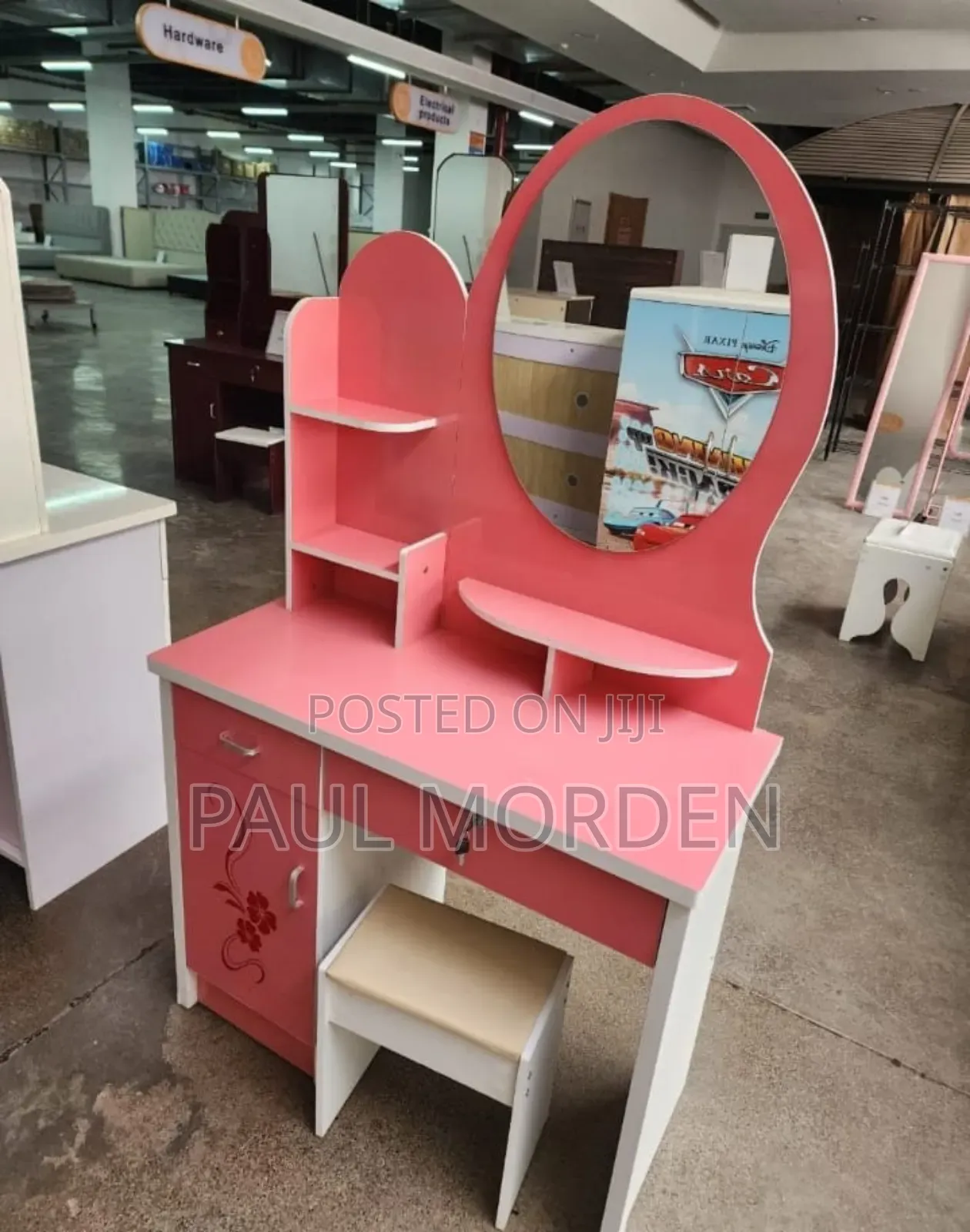 Mirror Stand Table Set