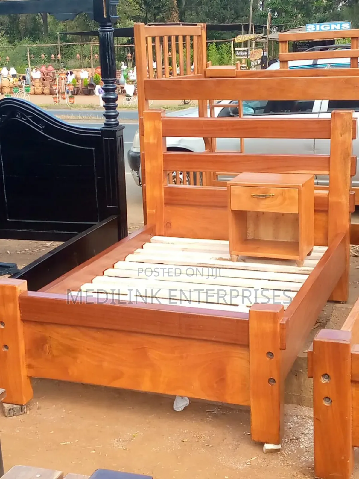 Rail Mahogany Bed 5*6