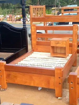 Rail Mahogany Bed 5*6