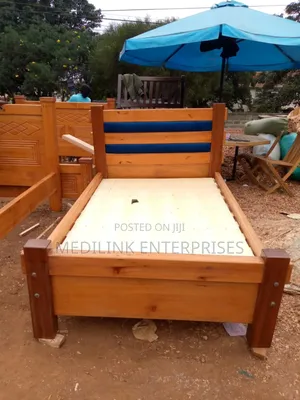 Umbo Railbed 5*6 Queen Sized Mahogany