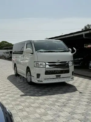 Toyota HiAce 2018