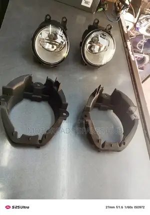 Toyota Fielder 2010 Fog Lights