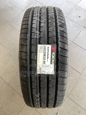 225/55 R19 Advan Yokohama Brand Newtyre