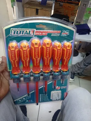 Total Thtis566 6-Piece Insulated Screwdriver Set.