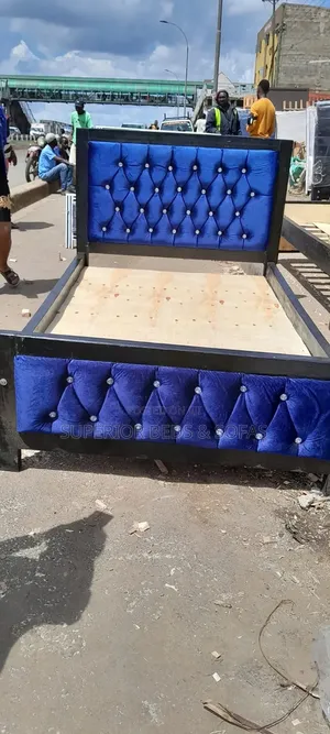 Tufted Upholstered Bed Size 5 by 6
