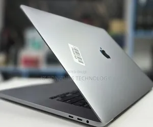 Laptop Apple MacBook Pro 32GB Intel Core I9 SSD 1T