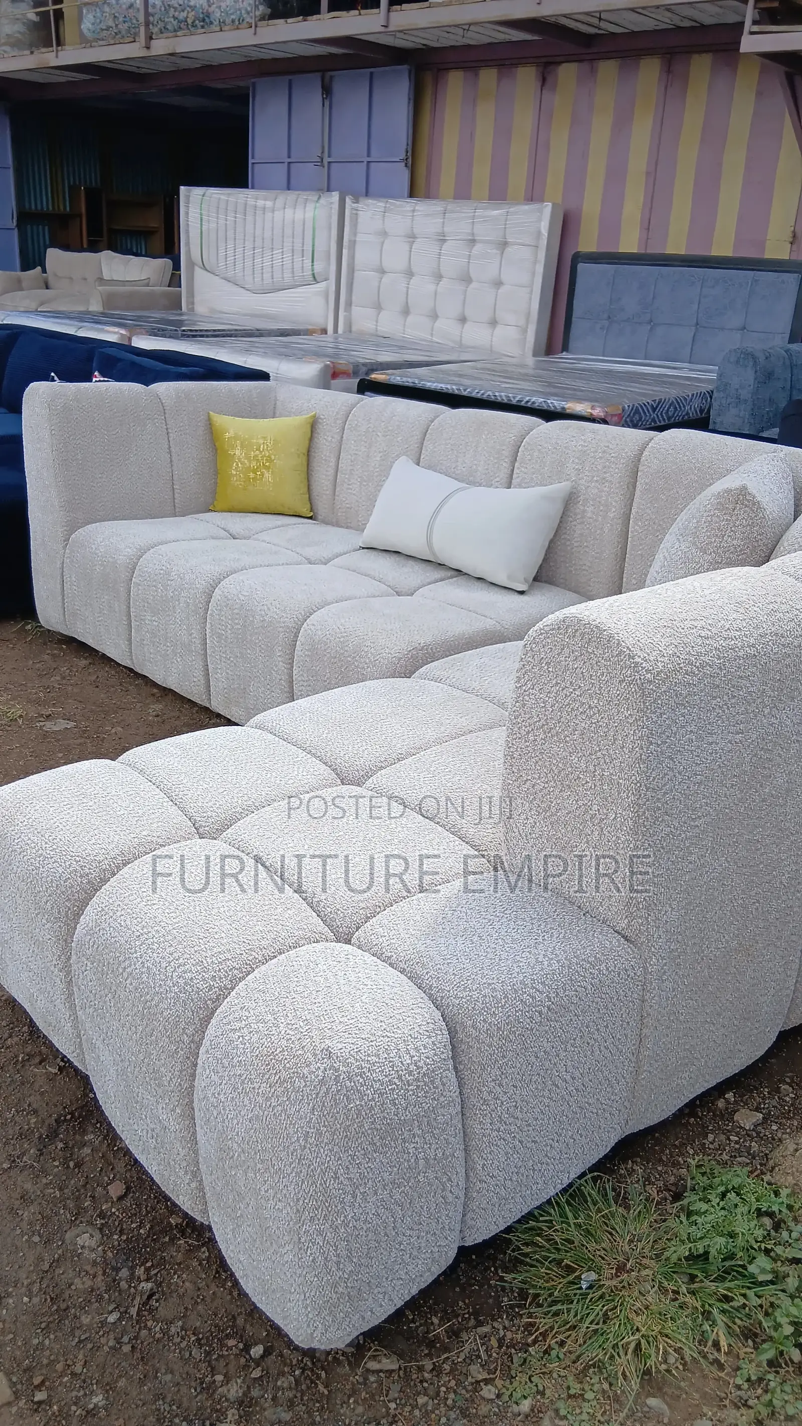 Sophisticated 6 Seater Bubble L Seat