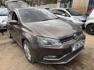 Volkswagen Polo 2015 Brown