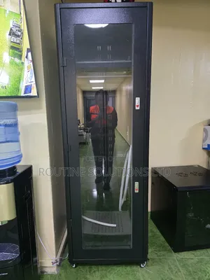 42u Cabinet 600* 1000 Glass Door