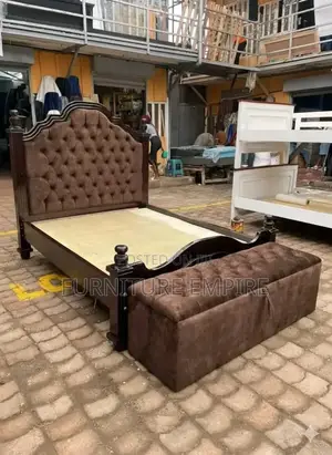 Fancy 5 by 6 Modern Bed With an Ottoman