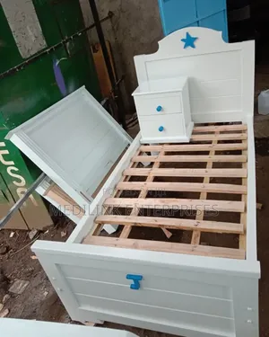 Wooden Mahogany Whitish Beds 3*6 Beds