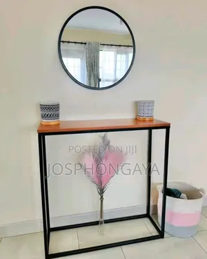 Console Table With Round Mirror for Sell 