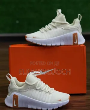 Women's Nike Free Metcon 6 Training Shoes in White/Cream
