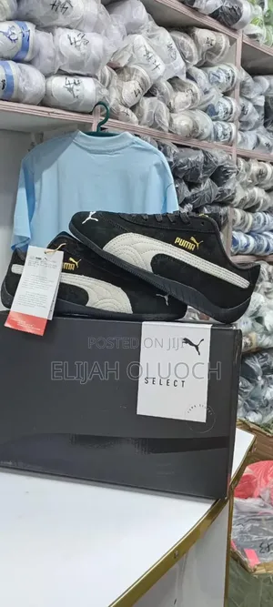 Puma Speedcat Og Sneaker in Black With a White Formstrip