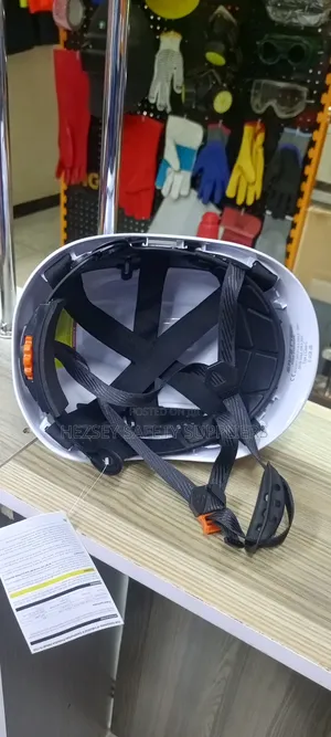 4 Point Chain Strap Work At Height Helmets