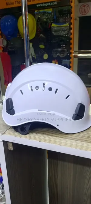 4 Point Chain Strap Work At Height Helmets