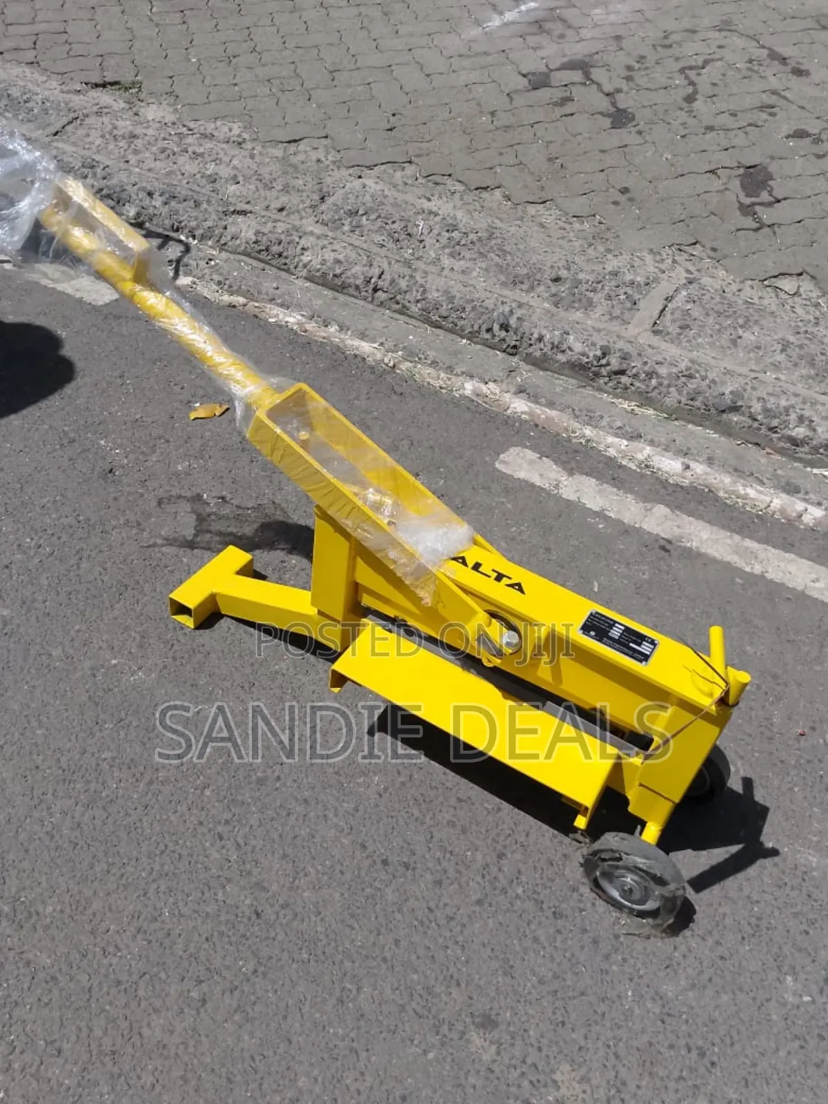 Brick and Block Cutter Machine