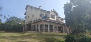 Prime 1 Acre Land With 5bedroom House for Sale