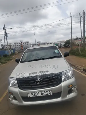 Toyota Hilux SR5 2013 Silver