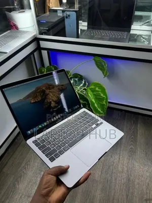 Laptop Apple MacBook Pro 2020 16GB Intel Core I7 SSD 1T