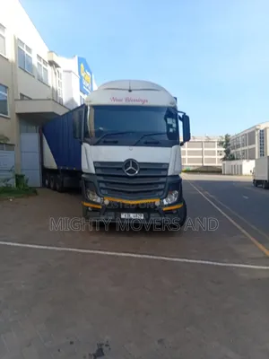 Professional Trailers for Logistics Are Available for Jobs