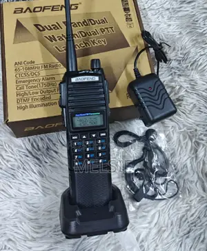 New Baofeng Uv-82 Radio With Speaker Microphone and Programming Cable