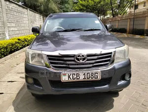 Toyota Hilux 2014 Gray