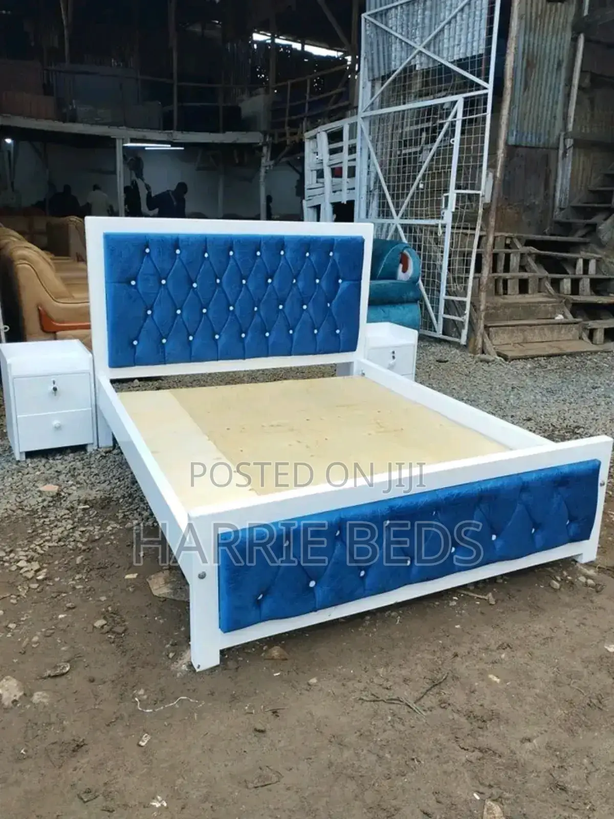Mocket Bed Cheasterlised Headboard 5 by 6