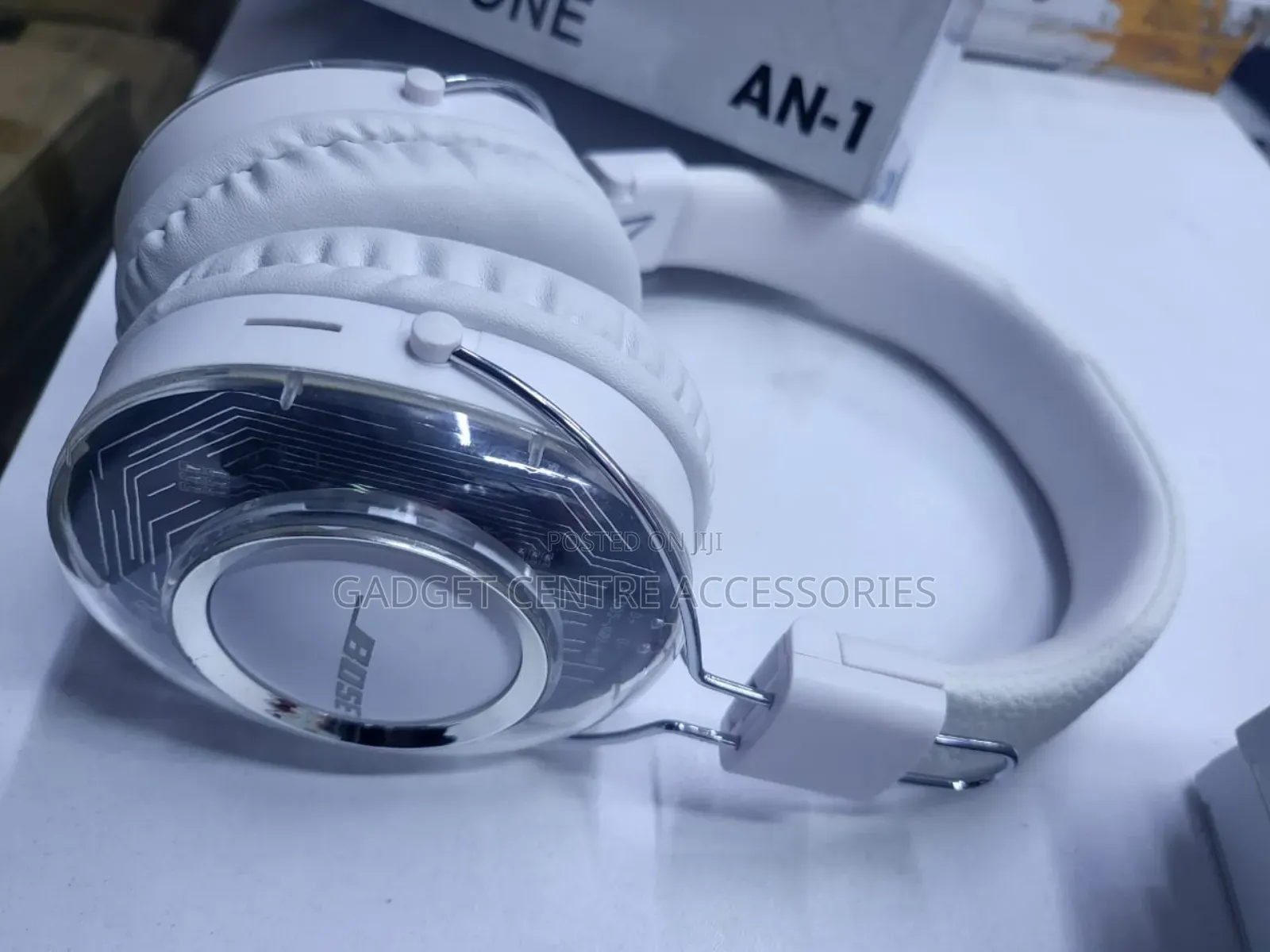 Bose Headphones an-1