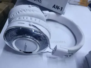 Bose Headphones an-1