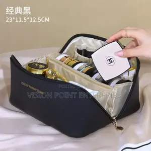 *Multifunctional Waterproof Large Leather Cosmetic Bag