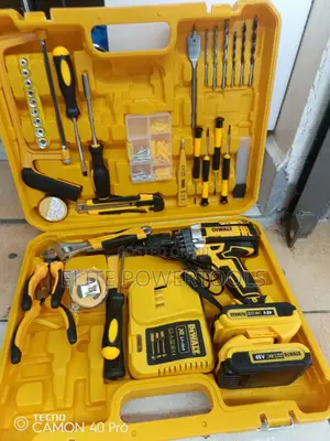 2 Batteries Cordreset Dewalt Drill/ Cordresset