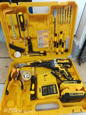 2 Batteries Cordreset Dewalt Drill/ Cordresset