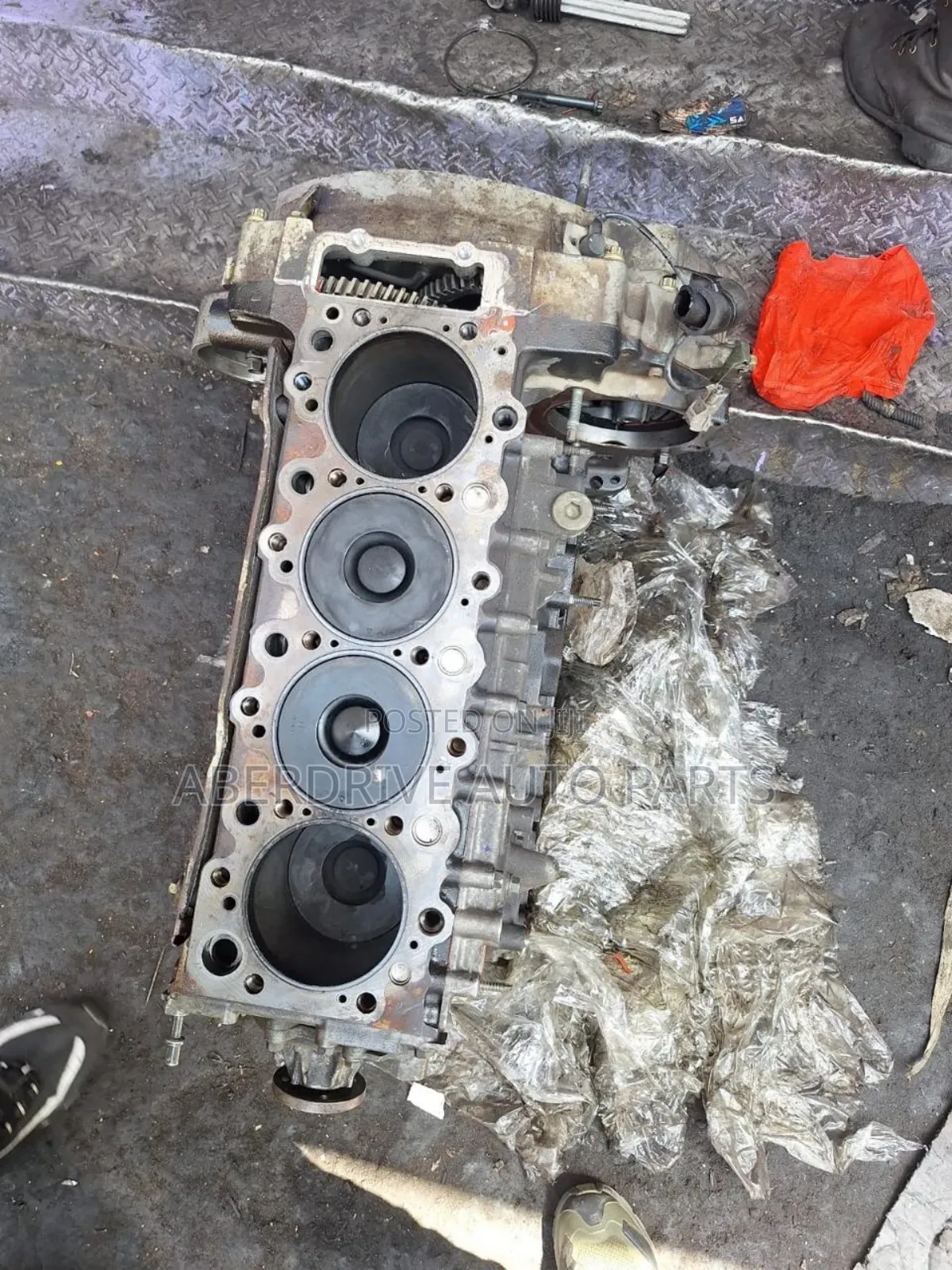 Half Engine NQR NPR / 4.3