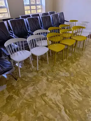 Hotel Café Contemporary Plastic Chair