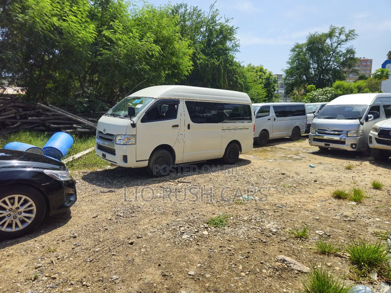 Toyota HiAce 2019 White