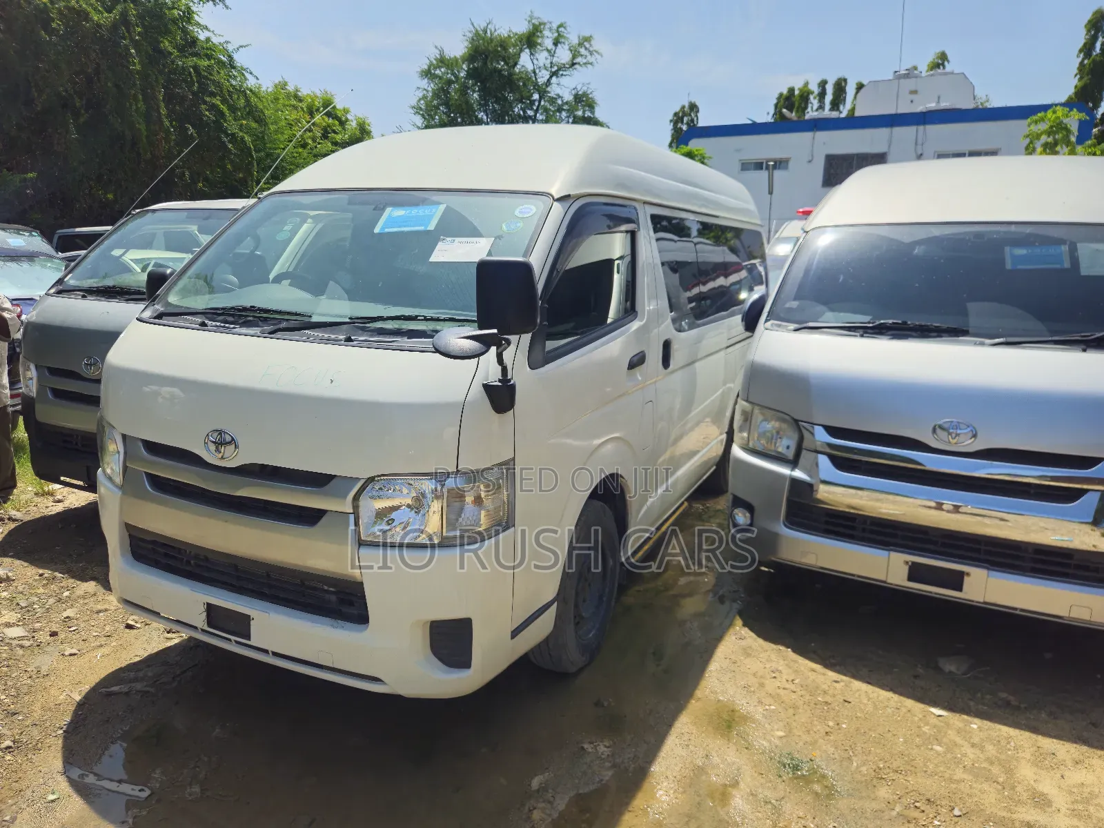 Toyota HiAce 2019 White