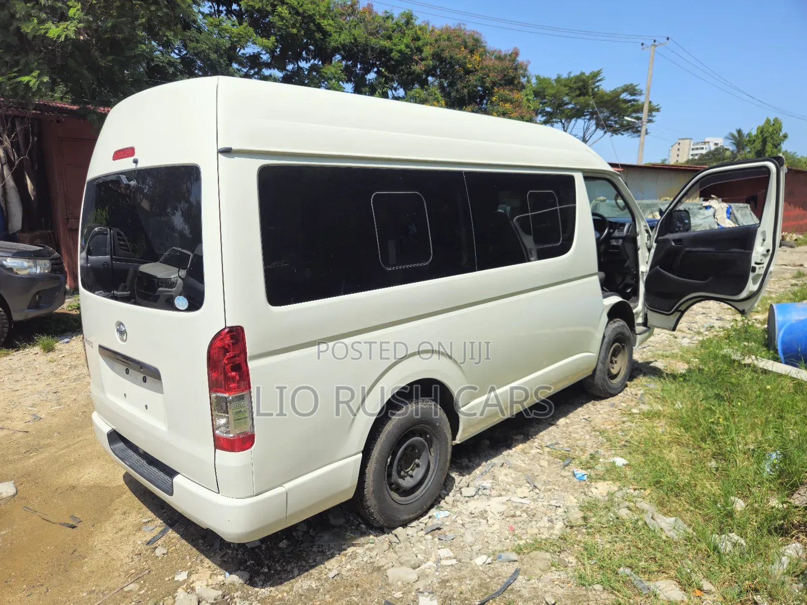 Toyota HiAce 2019 White