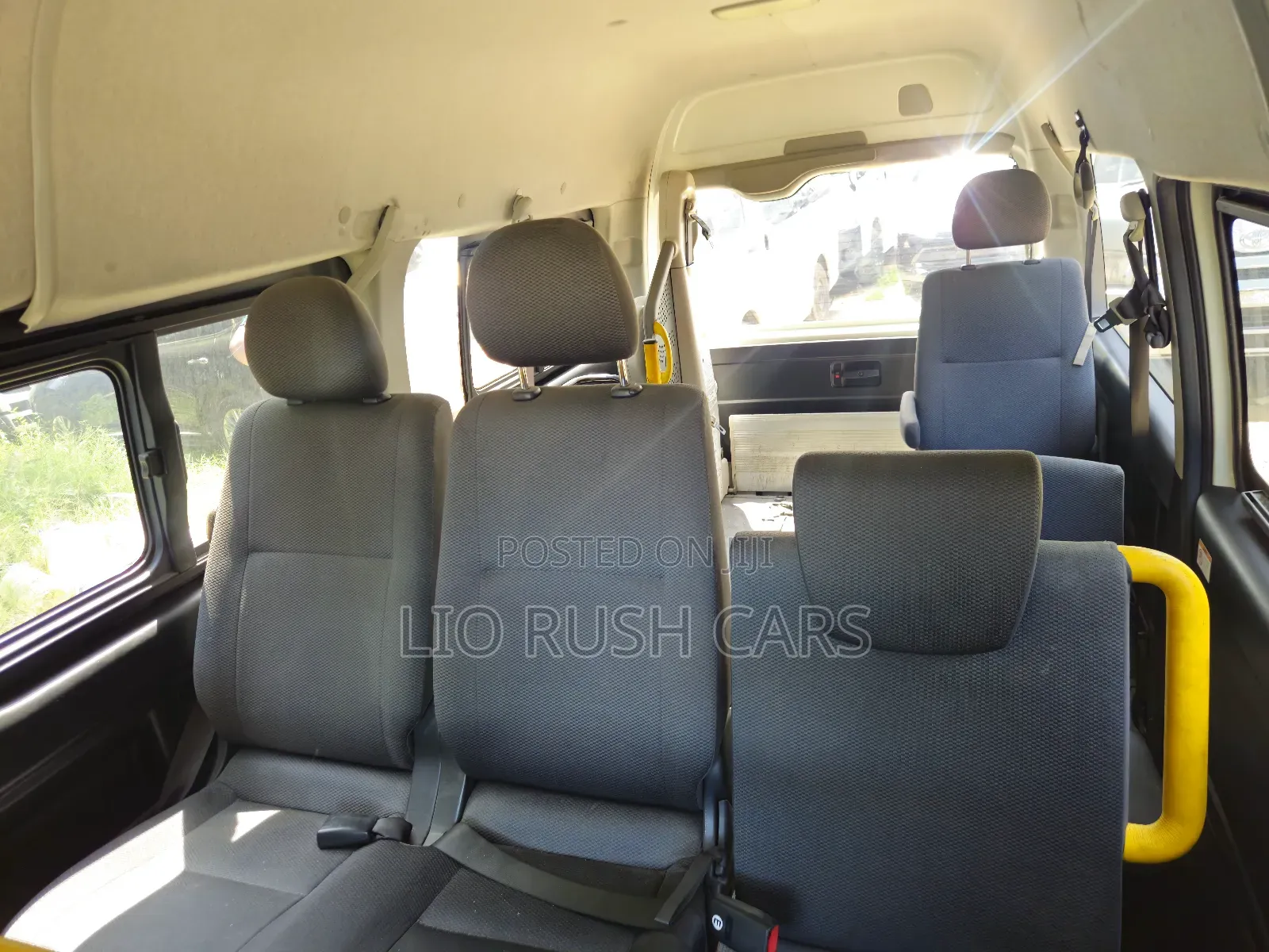 Toyota HiAce 2019 White
