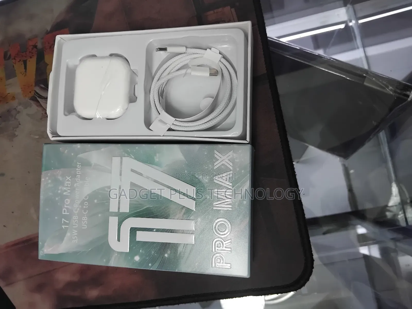 17 Pro Max Charger