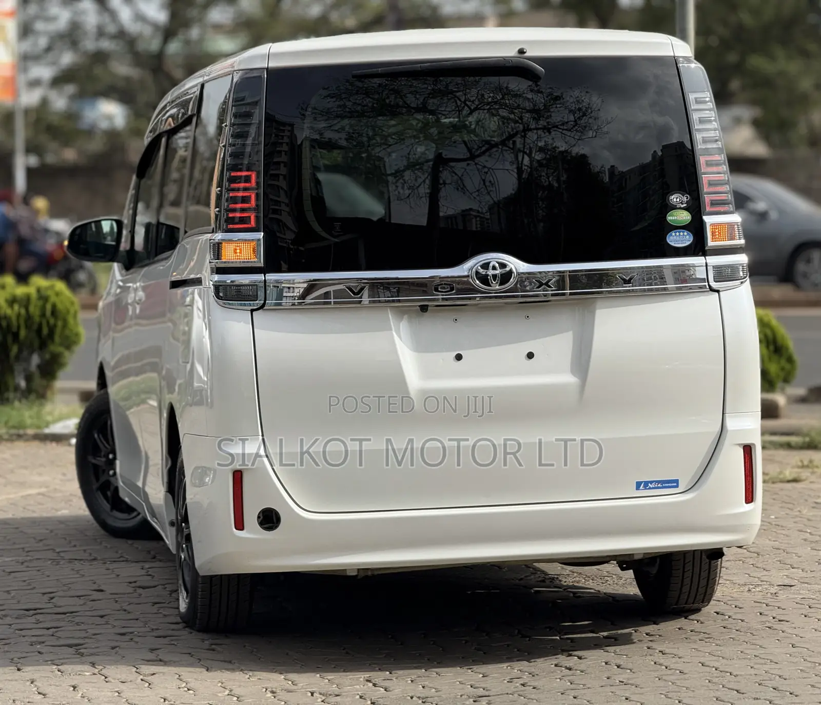Toyota Voxy 2018 White