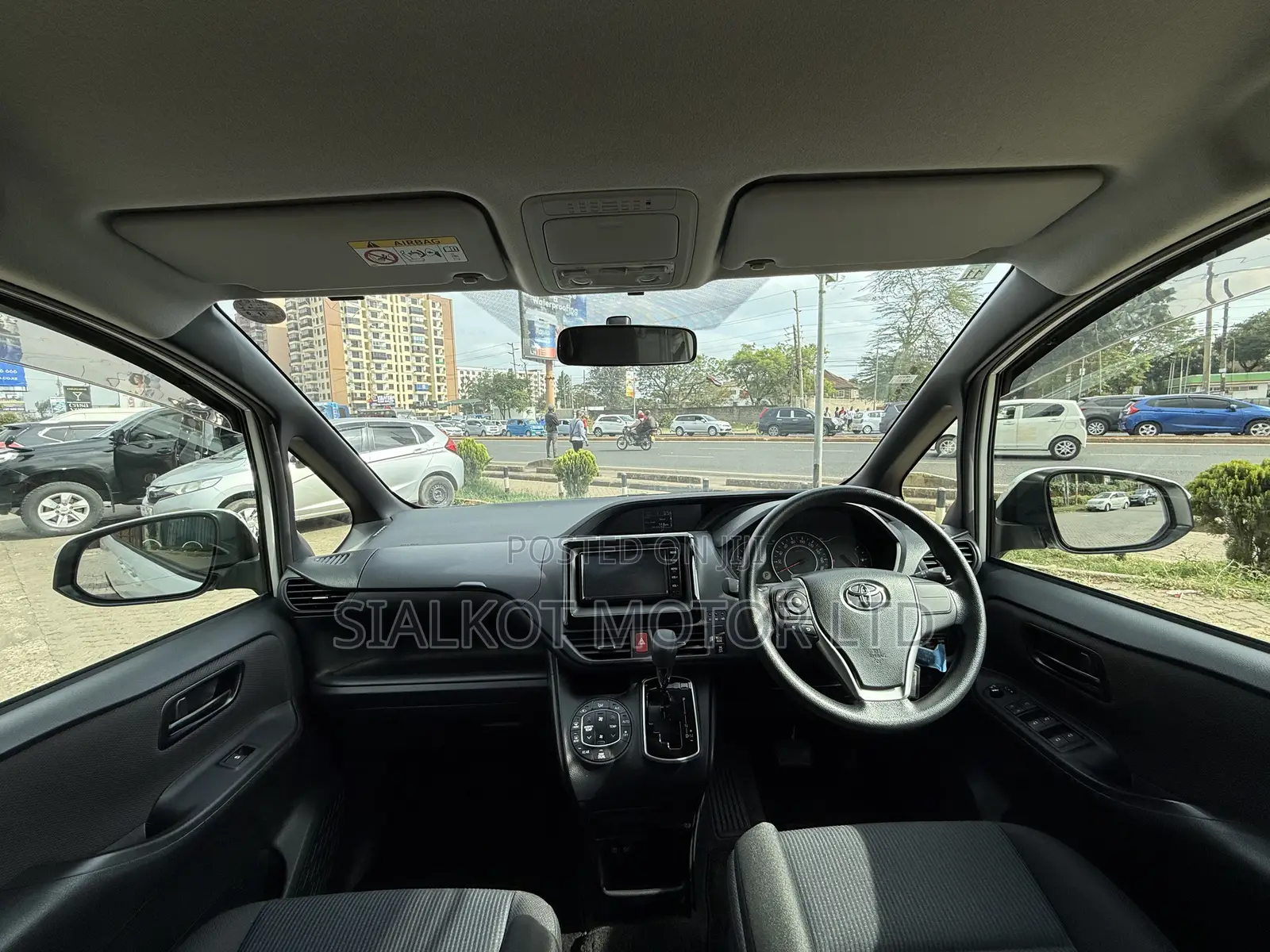 Toyota Voxy 2018 White