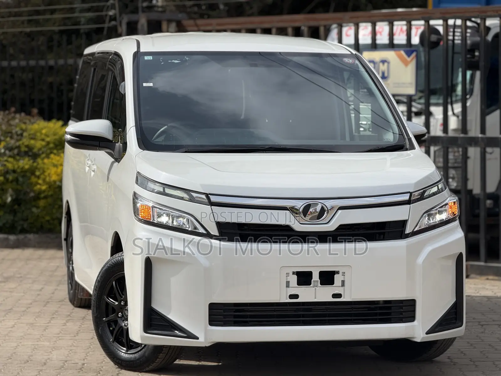 Toyota Voxy 2018 White