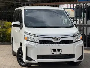 Toyota Voxy 2018 White