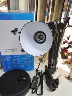 Classic Reading Desk Lamp With Clamp and Weighted Base